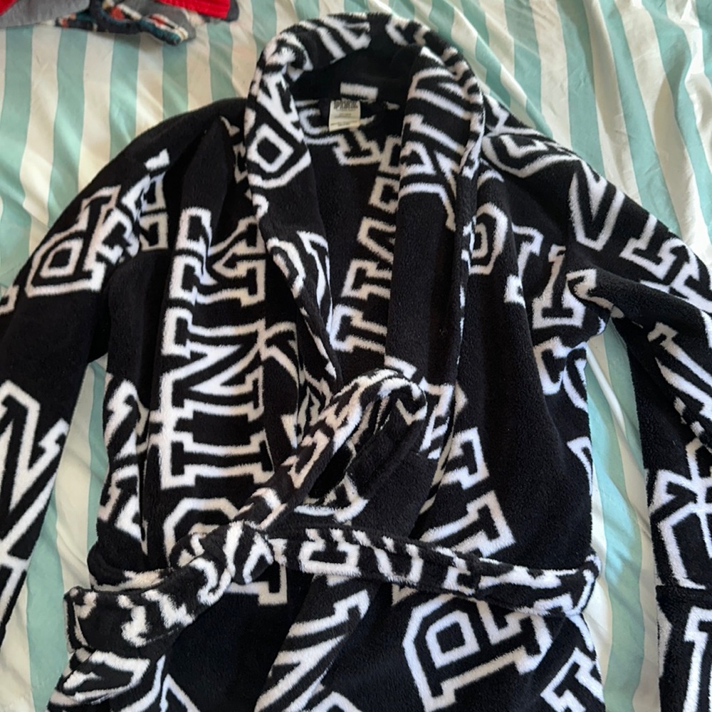 PINK - Victoria’s secret robe